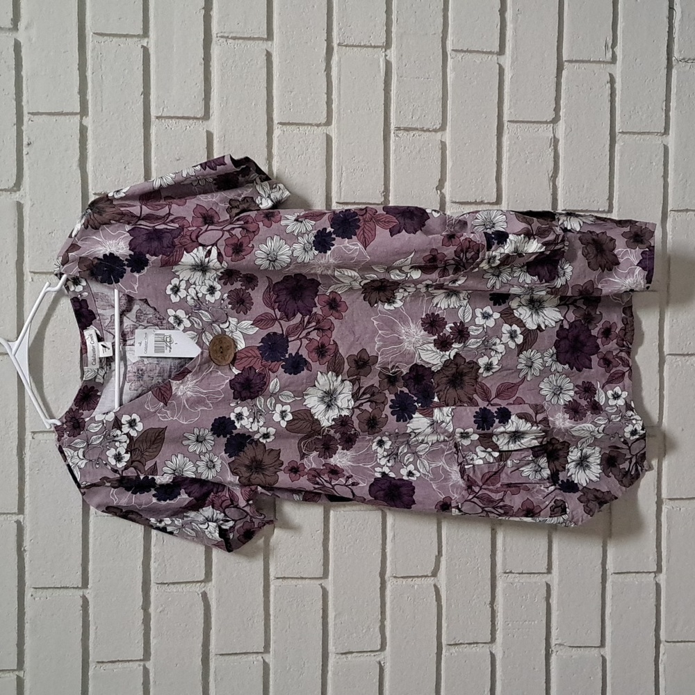 Coldwater Creek Oversized Purple Floral Pocet Button Detail Top. Size Small. NWT